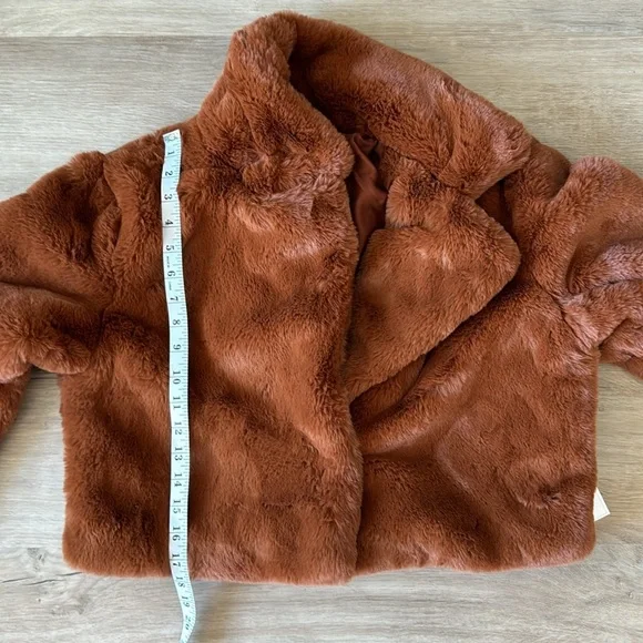 Forever 21 Plush Cropped Faux Fur Coat sz M - Picture 4 of 12